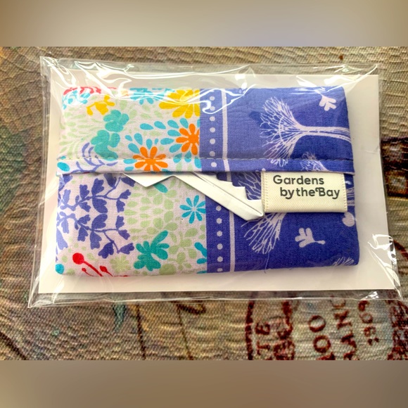 Accessories - NWT Singapore Batik Key Pouch: Garden by the Bay